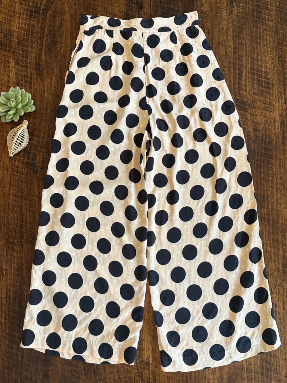 Zara Black Polka Dot Wide Leg Pants on Beige - Picture 3 of 11